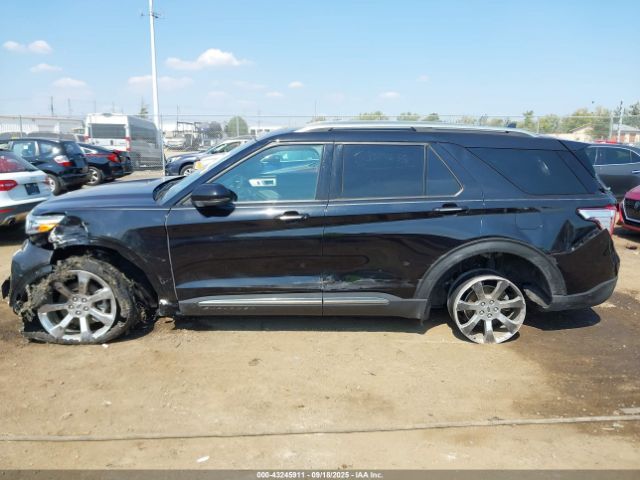 Ford Explorer Platinum Image 7