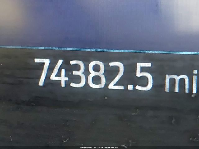 Ford Explorer Platinum Image 5