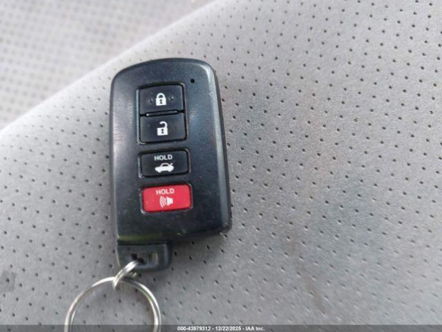 Toyota Camry Xle Image 10