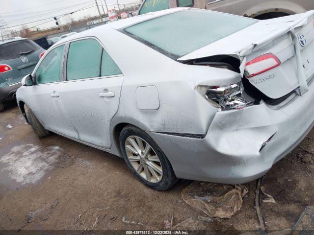 Toyota Camry Xle Image 12