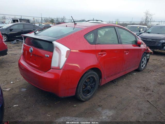 Toyota Prius Two Image 2