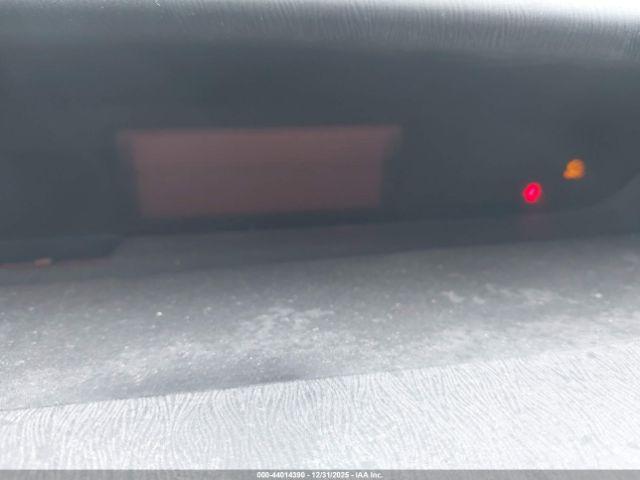 Toyota Prius Two Image 8