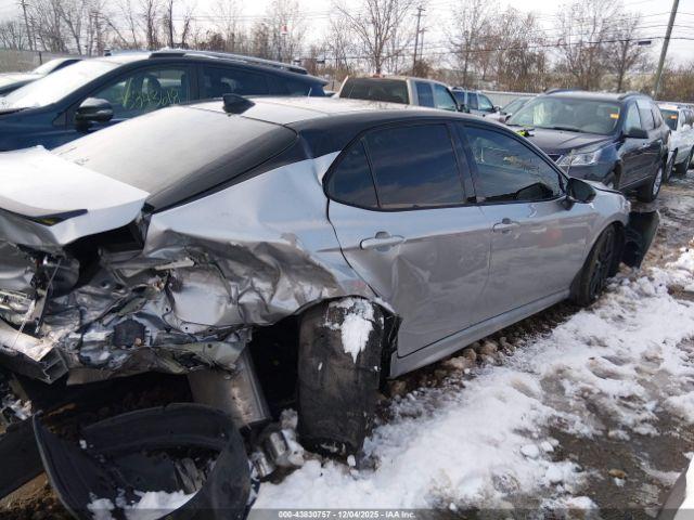 Toyota Camry Xse Image 10