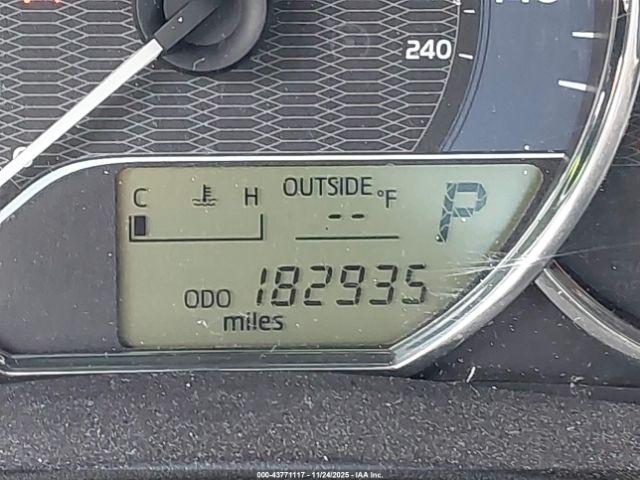 Toyota Corolla L Image 12