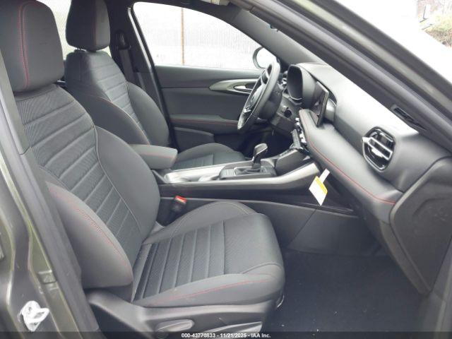 Dodge Hornet Gt Awd Image 9