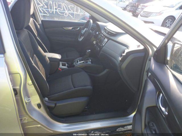 Nissan Rogue S Image 3