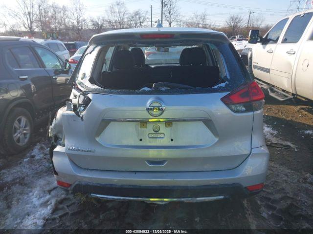 Nissan Rogue S Image 2