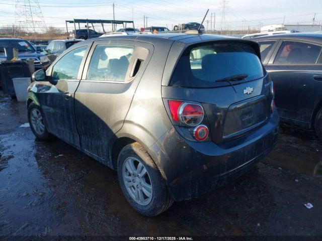 Chevrolet Sonic Lt Auto Image 13