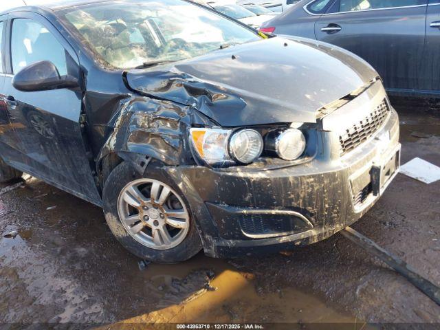 Chevrolet Sonic Lt Auto Image 3