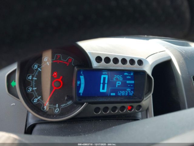 Chevrolet Sonic Lt Auto Image 12