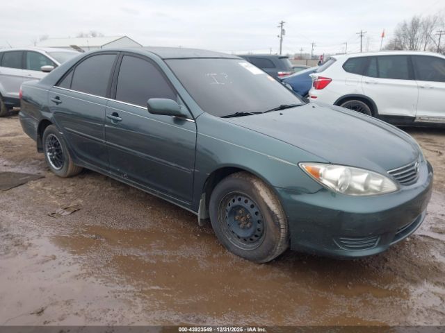 Toyota Camry Le Image 1