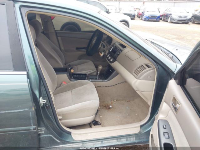 Toyota Camry Le Image 2