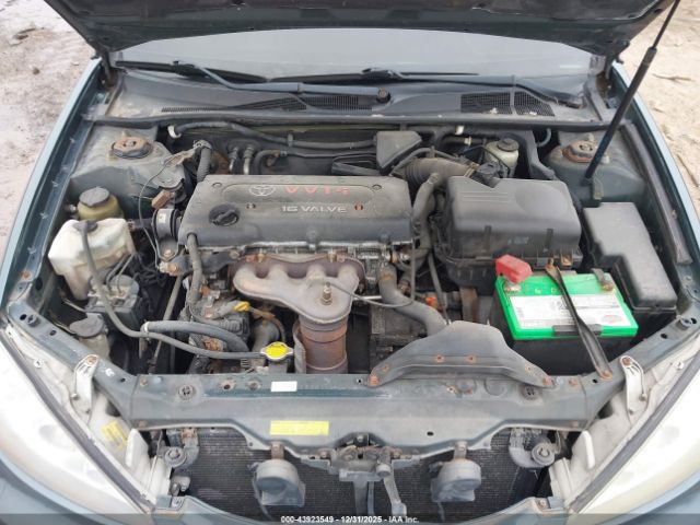 Toyota Camry Le Image 8