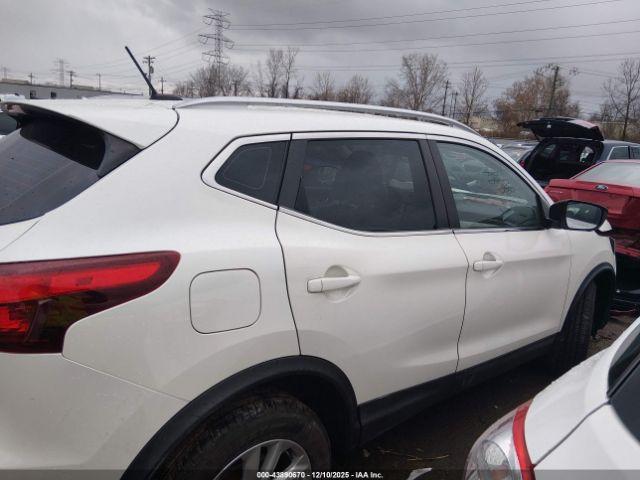 Nissan Rogue Sv Image 15