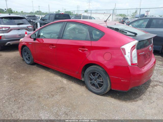 Toyota Prius Two Image 16