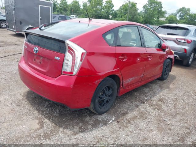 Toyota Prius Two Image 11