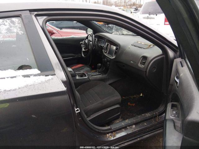 Dodge Charger Image 11