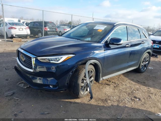 INFINITI Qx Essential Image 3