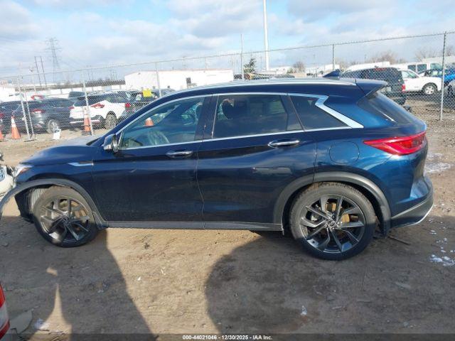 INFINITI Qx Essential Image 15