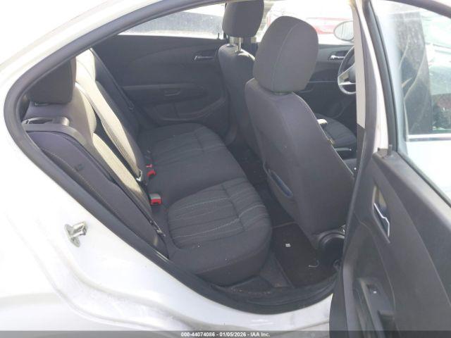 Chevrolet Sonic Lt Auto Image 5