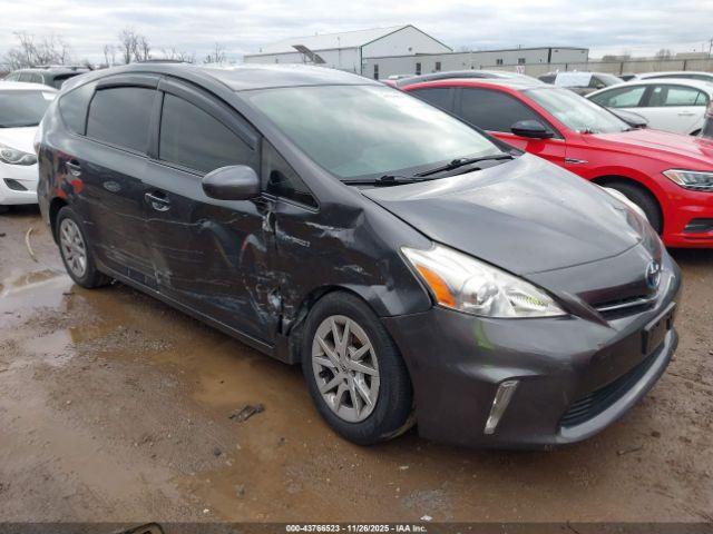  Salvage Toyota Prius v