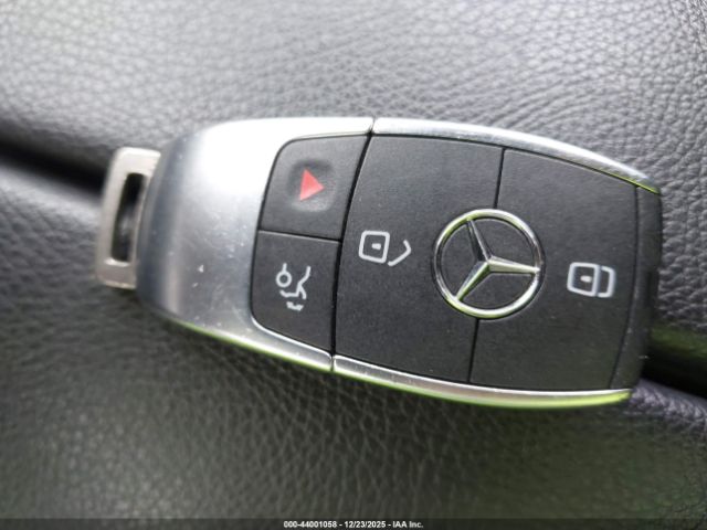 Mercedes-Benz GLB 4matic Image 9