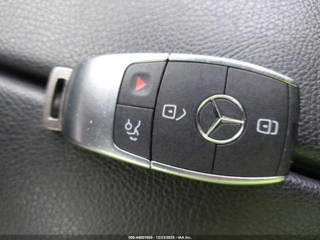 Mercedes-Benz GLB 4matic Image 9