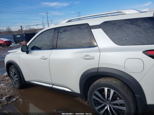 Nissan Pathfinder Platinum 4wd Image 7