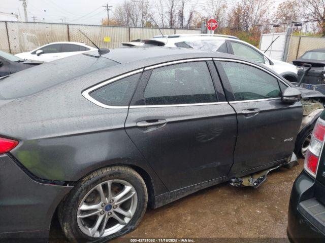 Ford Fusion Titanium Image 13