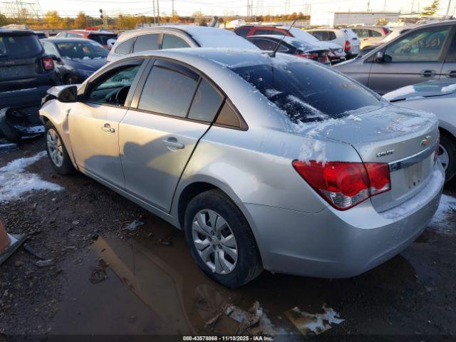 Chevrolet Cruze Ls Auto Image 2
