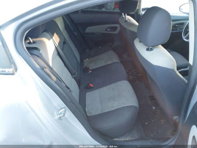 Chevrolet Cruze Ls Auto Image 11