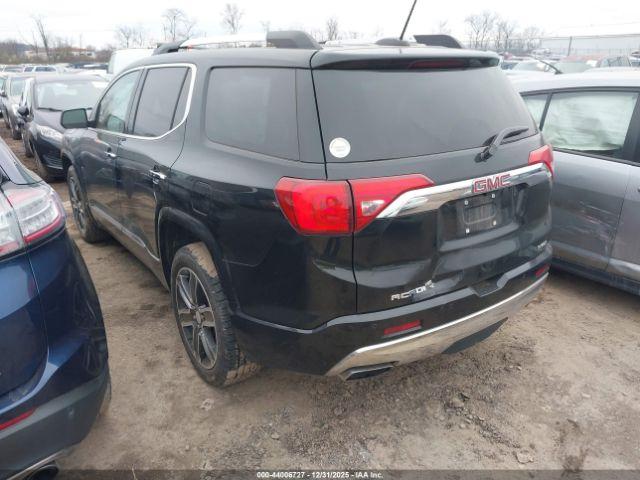 GMC Acadia Denali Image 2