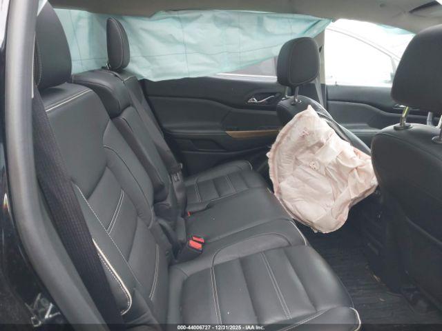 GMC Acadia Denali Image 5