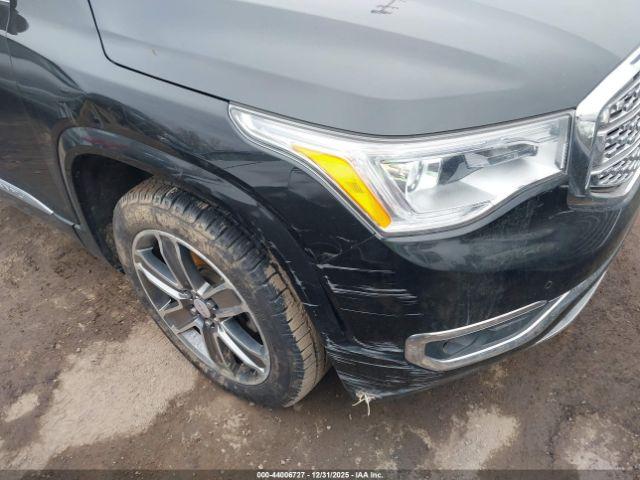 GMC Acadia Denali Image 13