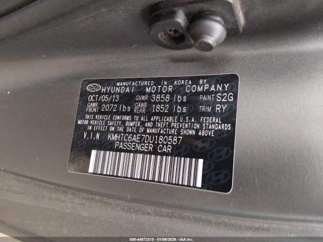 Hyundai VELOSTER Image 7