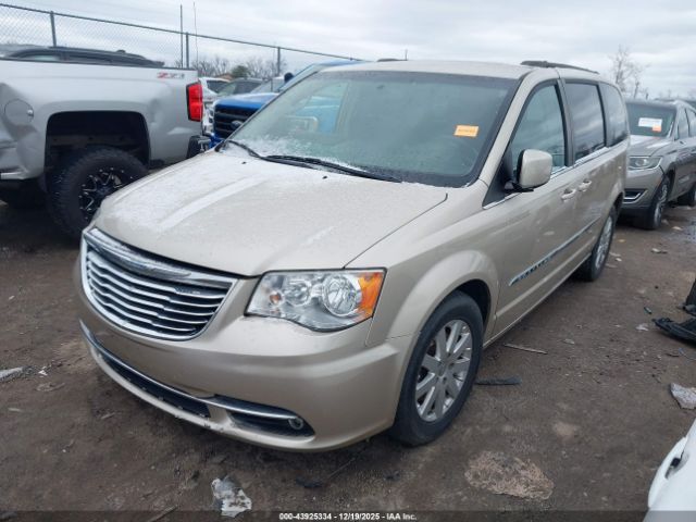Chrysler Town & Country Touring Image 11