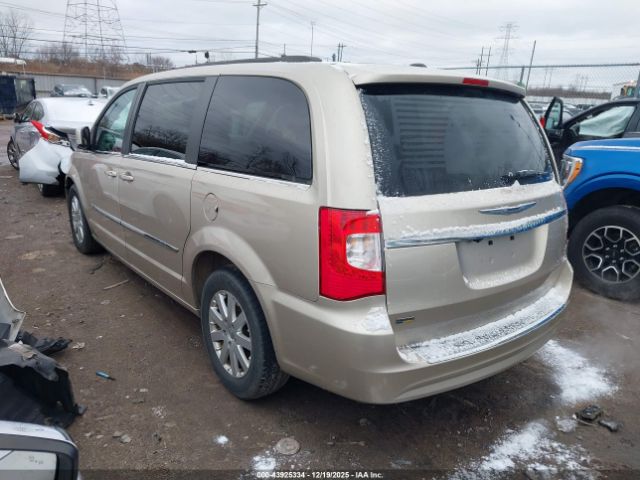 Chrysler Town & Country Touring Image 3