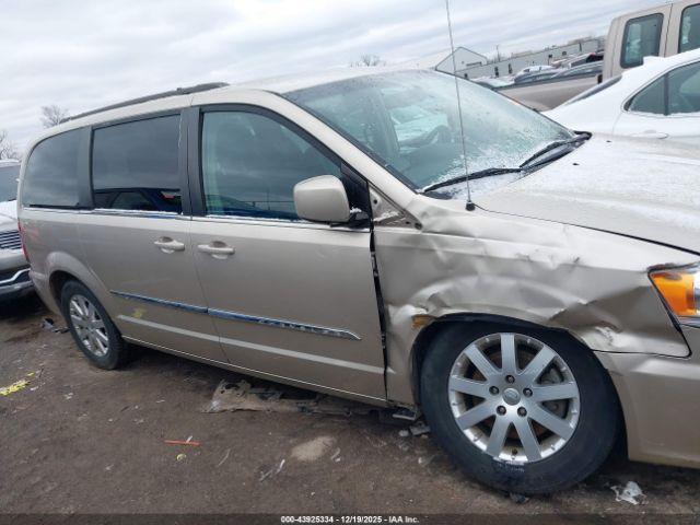 Chrysler Town & Country Touring Image 2