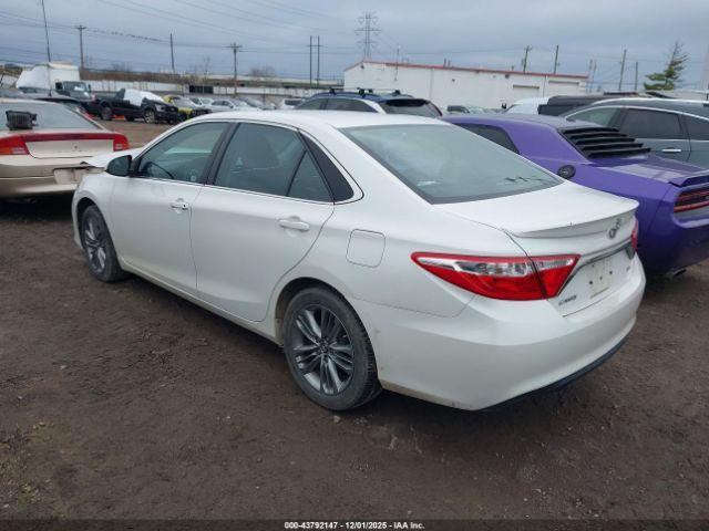 Toyota Camry Se Image 3