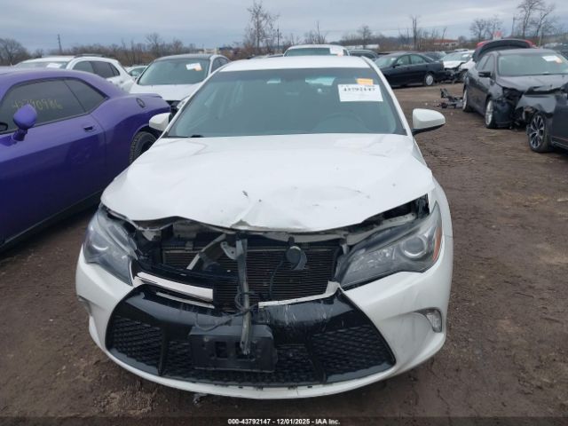 Toyota Camry Se Image 7