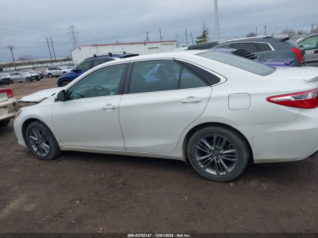 Toyota Camry Se Image 11