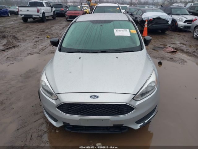 Ford Focus S Image 9