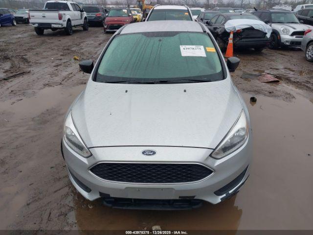 Ford Focus S Image 9