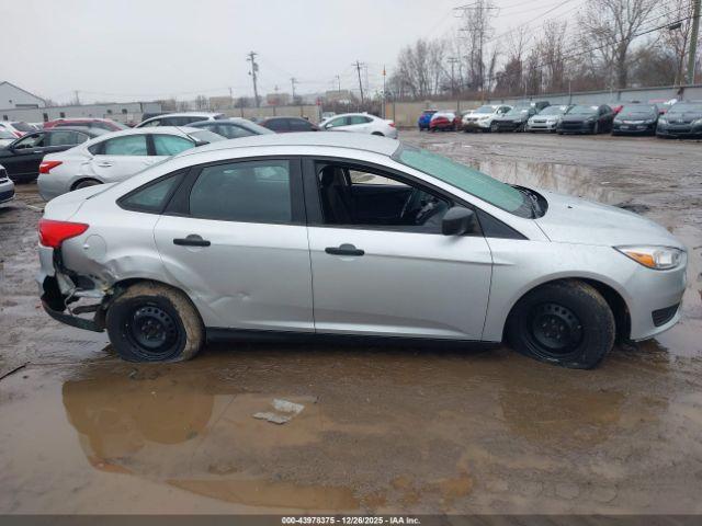 Ford Focus S Image 15