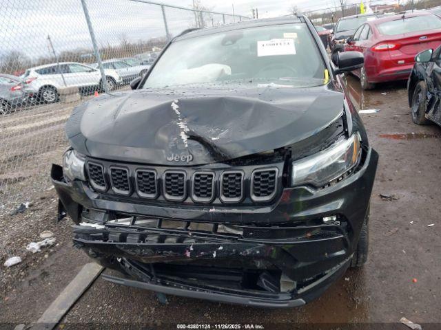 Jeep Compass Limited 4x4 Image 9
