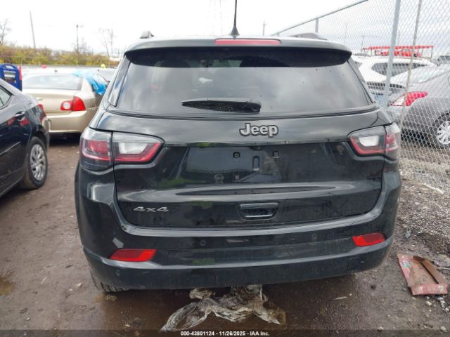 Jeep Compass Limited 4x4 Image 14
