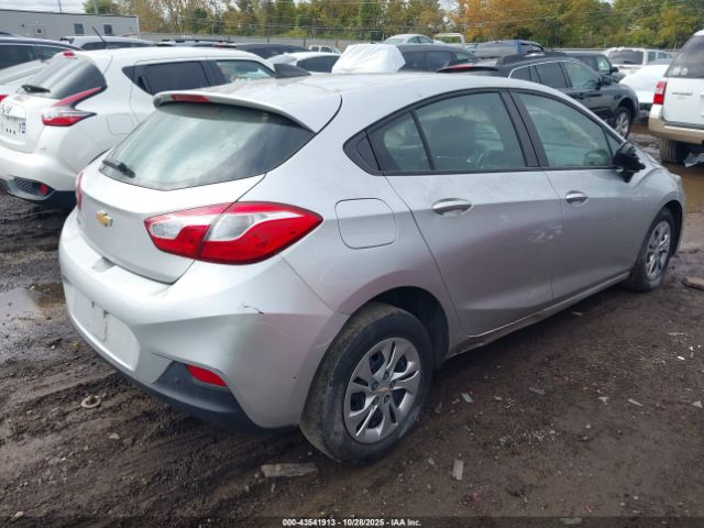 Chevrolet Cruze Ls Image 3