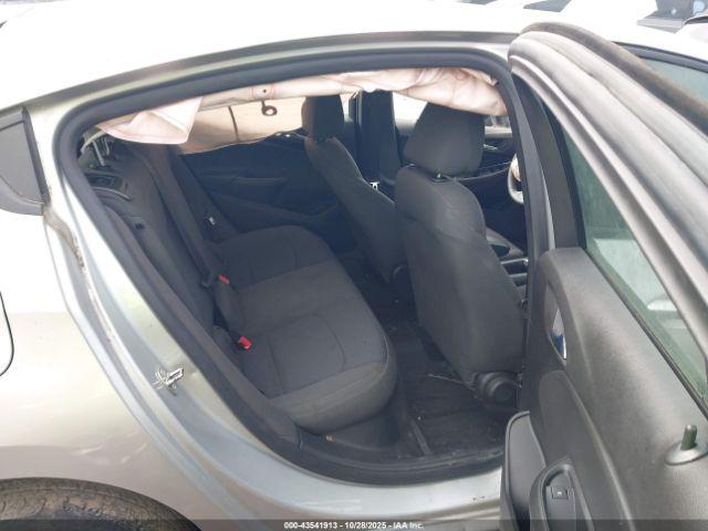 Chevrolet Cruze Ls Image 5