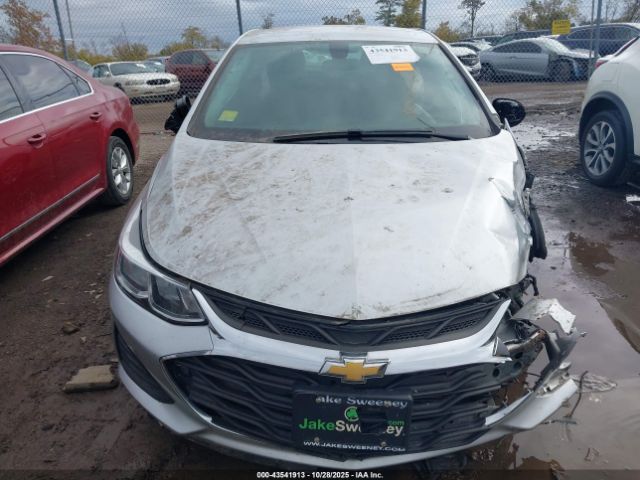 Chevrolet Cruze Ls Image 12