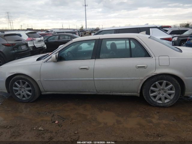 Cadillac DTS Premium Collection Image 13